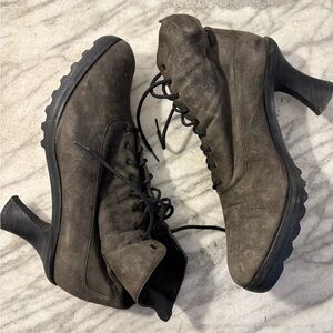 Donna Karan Suede boots lace up tall 2”heel taupe leather ankle booties size 8